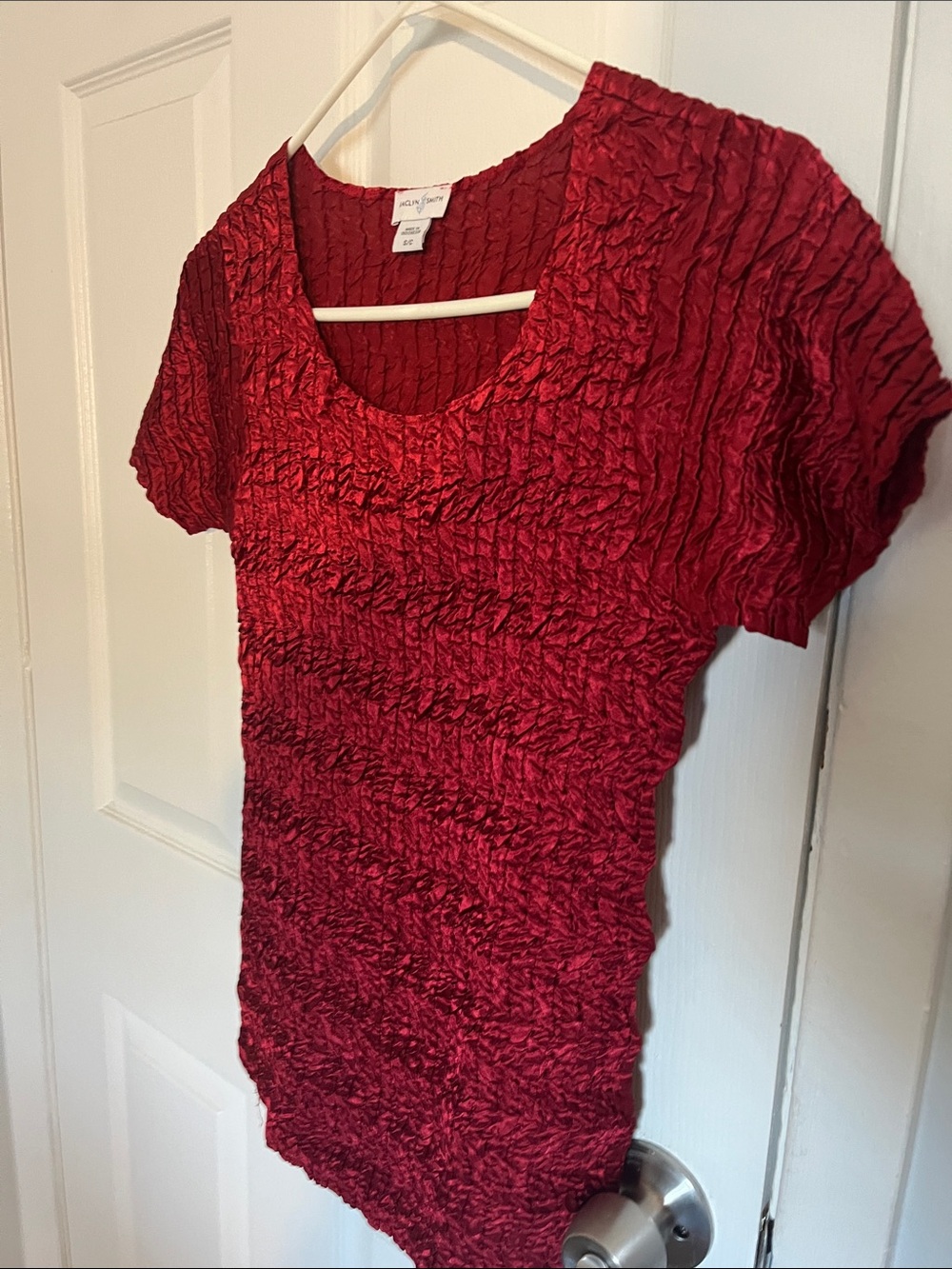 Jaclyn Smith Red Crinkle Short Sleeve Scoop Neck Top size S/c